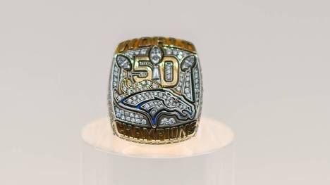 Der Superbowl Ring der Denver Broncos