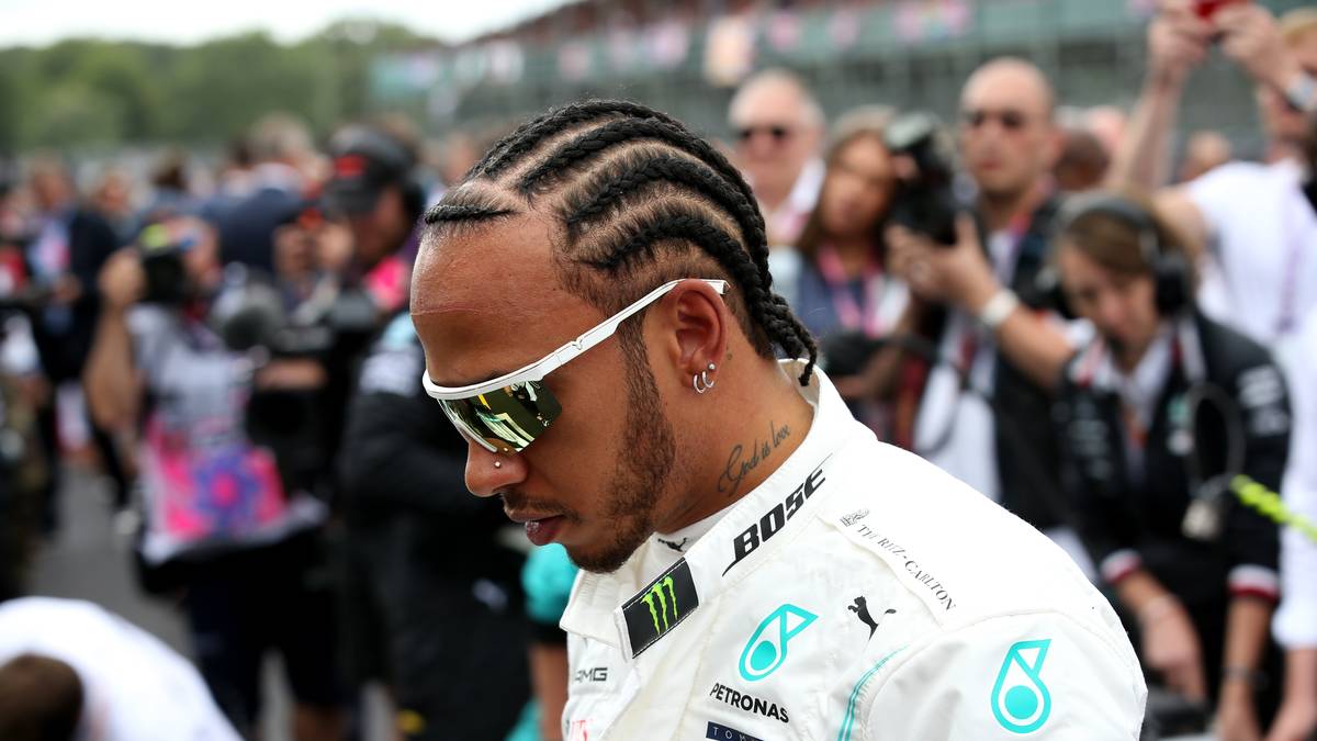 SPANIEN - Marca: "Hamilton gewinnt ein episches Rennen, kann sich aber auch beim Safety Car bedanken. Die Zeitstrafe von zehn Sekunden bugsiert Vettel auf den 16. Platz. Es ist weder das Jahr von Ferrari noch das von Sebastian Vettel. Der Deutsche spürt den Atem von Leclerc im Nacken. Hamilton hat schon 100 Punkte Vorsprung auf Vettel! Wahnsinn!"