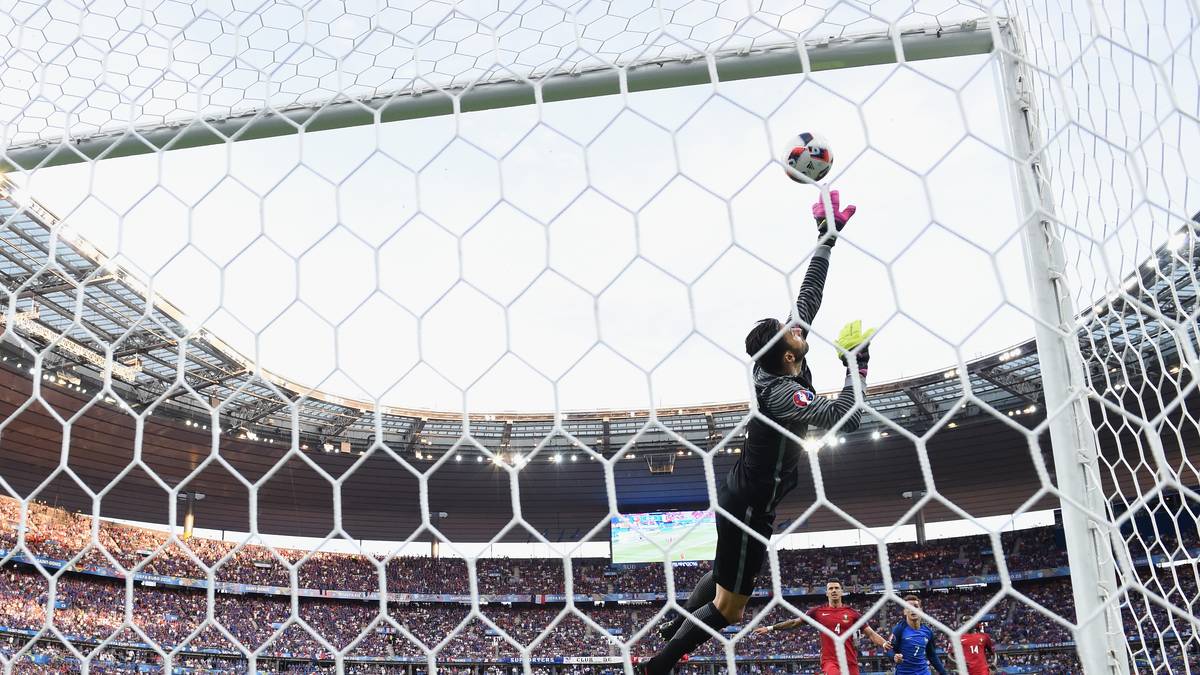 RUI PATRICIO: Riesenparaden gegen Griezmanns Kopfball in der Anfangsphase, später im Eins-gegen-Eins gegen Giroud und beim Distanzkracher von Sissoko. Tadelloses Spiel des oft belächelten Keepers. SPORT1-Note: 1