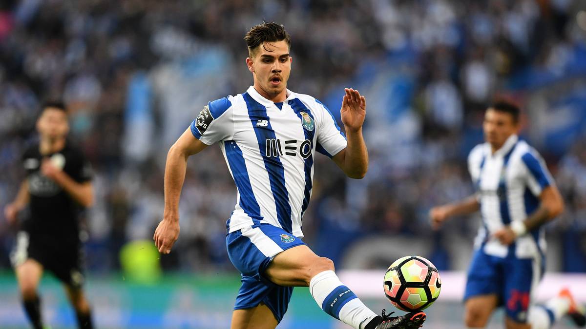 ANDRE SILVA schafft es in die Top 3 der teuersten Sommertransfers. 38 Millionen Euro kassiert sein bisheriger Klub FC Porto für den 21 Jahre alten Offensivmann vom AC Mailand. Mit eventuellen Bonuszahlungen könnte die Ablöse sogar noch auf 40 Millionen steigen
