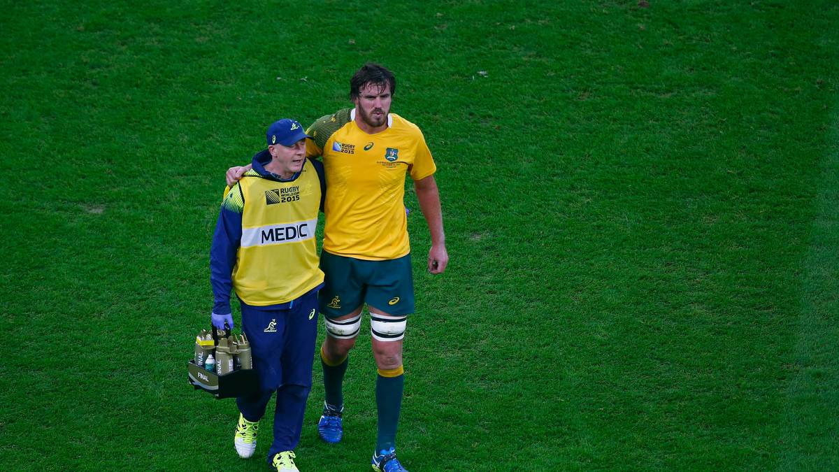 Den ersten Ausfall gibt es auf der anderen Seite zu beklagen. Kane Douglas verletzt sich am Knie und muss vom Feld geführt werden