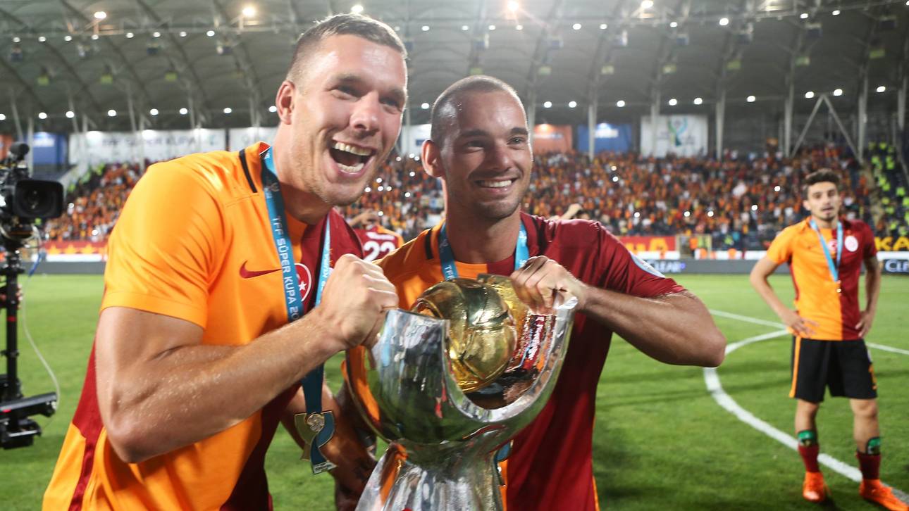 Podolski rockt Raab und Bosporus