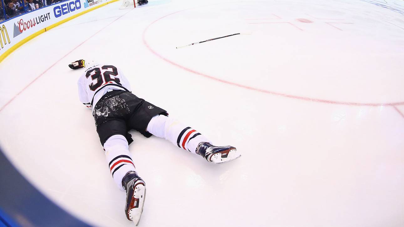 Heftig! NHL-Schlägerei endet im OP