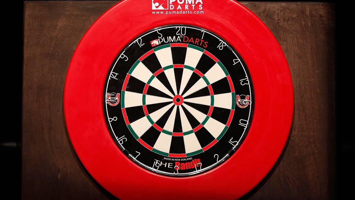 Ab 13. Dezember ist die Welt für drei Wochen wieder eine Scheibe, genauer gesagt: eine Darts-Scheibe! Während der WM im Ally Pally (LIVE im TV auf SPORT1) rückt Darts in den Fokus der Sport-Welt