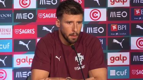 Portugals Verteidiger Ruben Dias äußerte sich zur Kritik an Cristiano Ronaldo. Für den Abwehrchef ist diese aber bereits bekannt. 