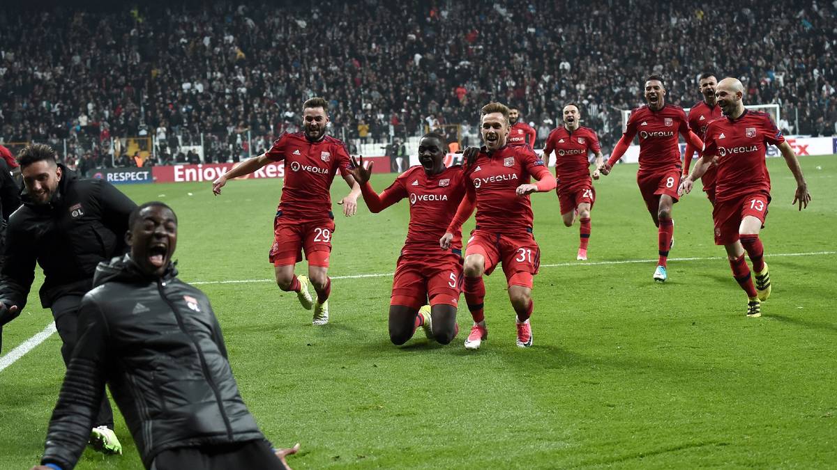 Die Entscheidung fällt im Elfmeterschießen, dort bewahrt der französische Vizemeister die besseren Nerven