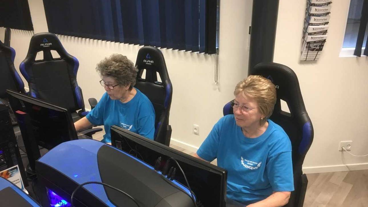 eSports-Omas spielen Counter Strike