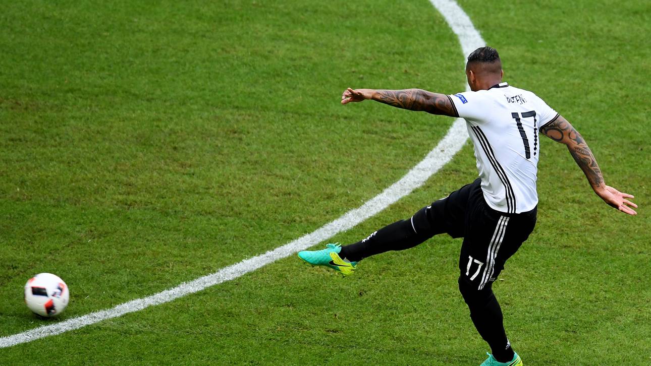 Krachende Premiere für Boateng