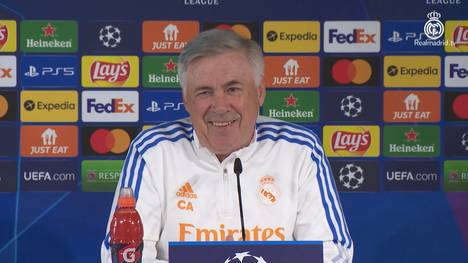 Carlo Ancelotti spricht auf der Pressekonferenz über die Qualitäten von Jürgen Klopp und Thomas Tuchel, die den Fußball auf ein höheres Niveau gebracht haben. 