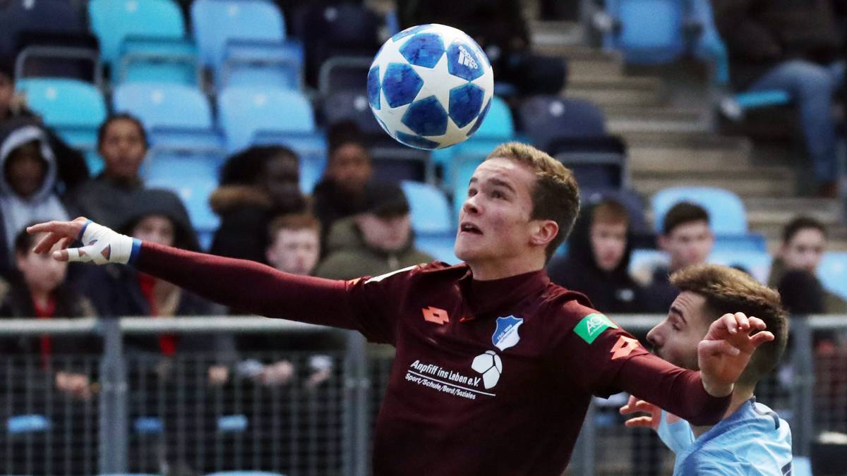 Beim 3:3 in Gruppenphase gegen Lyon schoss er das Ausgleichstor in der 90. Minute. Bisher kam er auf acht Einsätze in der Youth League