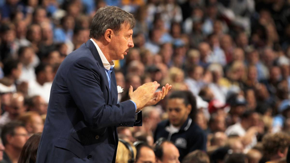 Als Vorsitzender der Kroenke Sports Enterprise führt ihn sein Weg in den Sport. Der finanzielle Erfolg ist geprägt von Kommerzialisierung. Kroenke besitzt nicht nur die Teams, sondern auch Hallen, übertragende Medien sowie Ticket- und Merchandisingplattformen