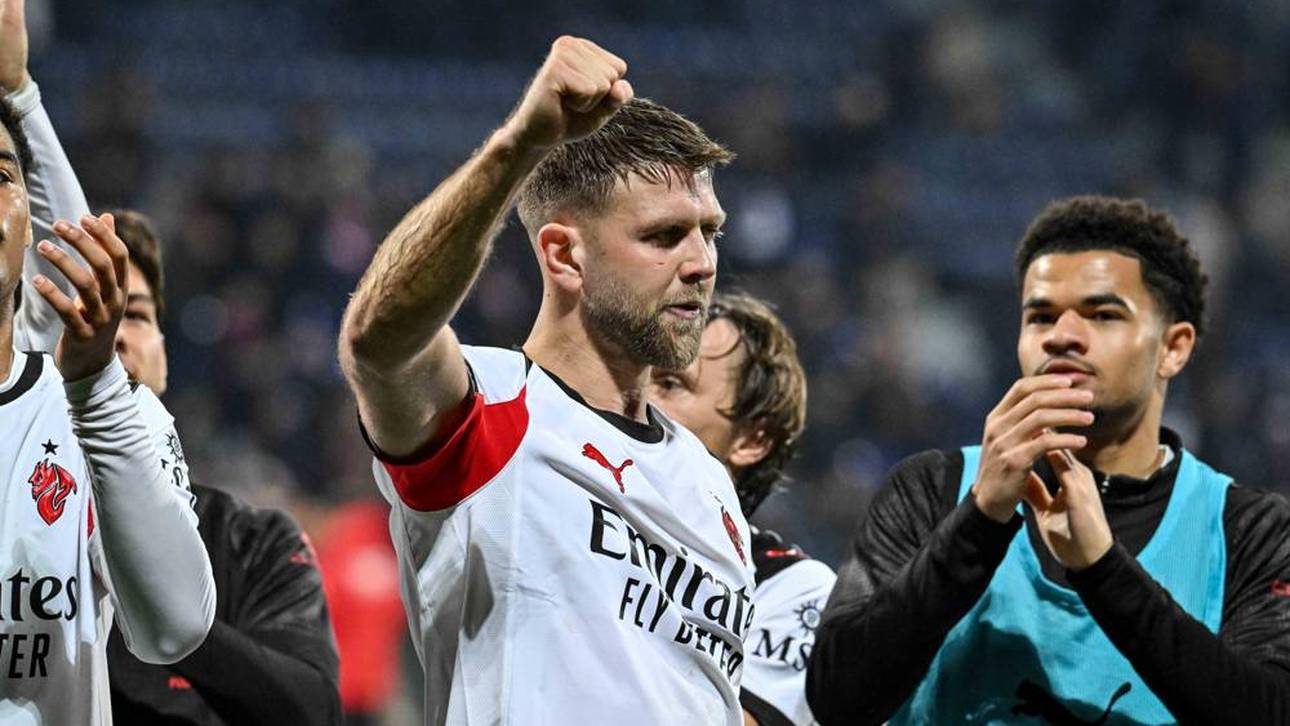 Niclas Füllkrug bejubelt seinen ersten Sieg im Milan-Trikot