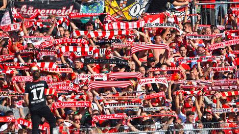 Fans von Union Berlin beim Spiel gegen den FC St. Pauli