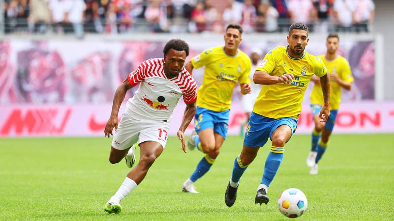 Leipzig-Star spielt mit Loch im Trikot