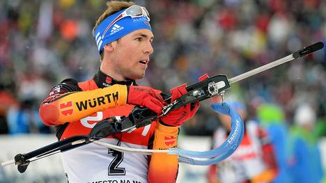 Simon Schempp liegt im Biathlon-Gesamtranking 2015 auf Platz 2 nur sechs Punkte hinter Martin Fourcade