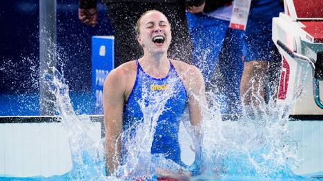 Sarah Sjöström bejubelt ihr Gold über 100 Meter Freistil