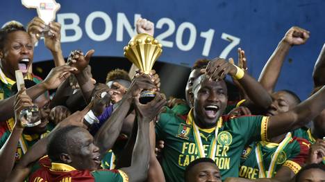 Kamerun feiert den Titelgewinn beim Afrika Cup