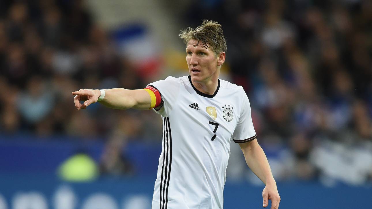 Voting: Khedira statt Schweinsteiger