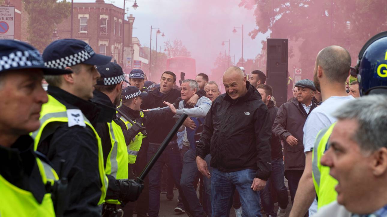 Stuhl-Würfe beim London-Derby
