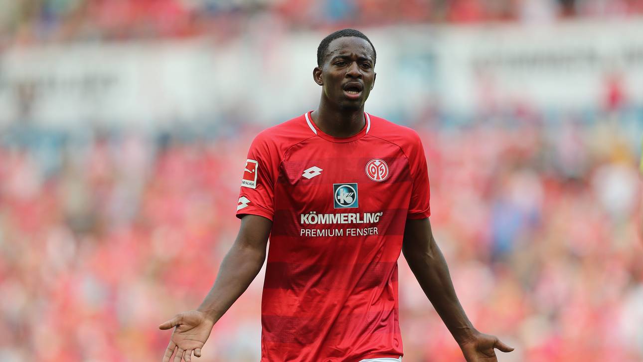 Schwalbe? Mainzer Mateta reagiert