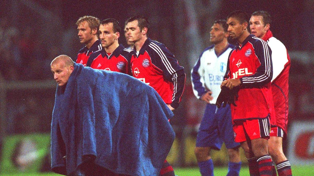Die Bayern bleiben nicht von weiteren Pokalsensationen verschont. 2000 scheitern die Münchner am...