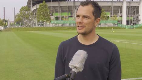 Wolfsburgs Top-Stürmer Wout Weghorst wird immer wieder mit anderen Klubs in Verbindung gebracht, insbesondere Tottenham Hotspur soll Interesse haben.VfL-Sportdirektor Marcel Schäfer nimmt bei SPORT1 Stellung zu den Gerüchten.