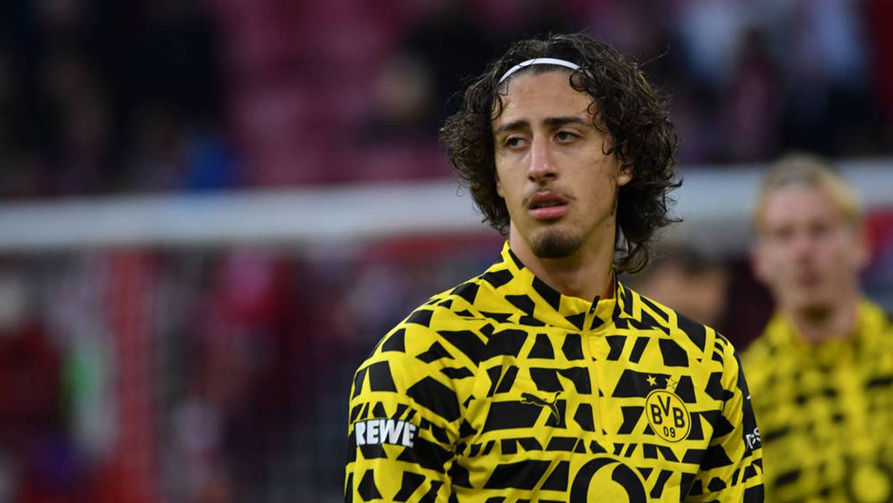 Fabio Silva trägt das Trikot von Borussia Dortmund