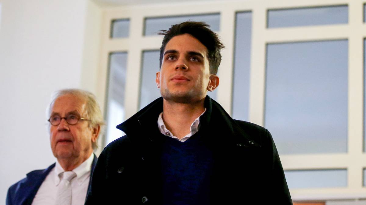 "Marc Bartra ist ein wundervoller Mensch und ein toller Fußballer", sagte BVB-Chef Hans-Joachim Watzke: "Leider ist ihm in Dortmund durch den feigen Anschlag auf noch immer unfassbare Weise Schreckliches widerfahren. Vor diesem Hintergrund respektieren wir Marcs Wunsch, in sein Heimatland zurückzukehren und alles hinter sich zu lassen. Weil wir uns Marc in besonderer Weise verpflichtet fühlen, haben wir bei den Ablöseverhandlungen deutliches Entgegenkommen gezeigt"