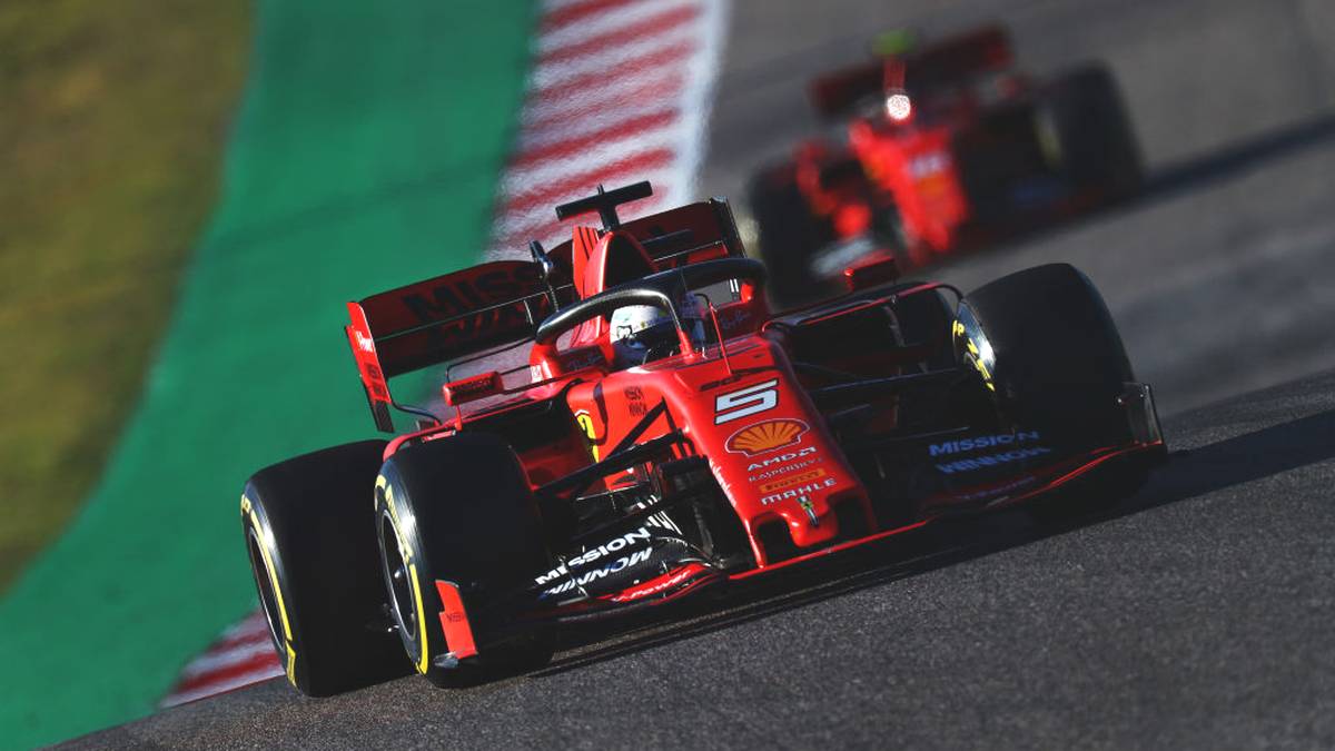 ÖSTERREICH - Krone: "Das Desaster in Rot in der laufenden Saison erlebte im Autodromo Jose Carlos Pace von Interlagos einen absoluten negativen Höhepunkt! In Runde 66 krachten die beiden roten Renner auf der Jagd nach Max Verstappen und Lewis Hamilton aneinander. Das rote Pulverfass ist wieder einmal explodiert."