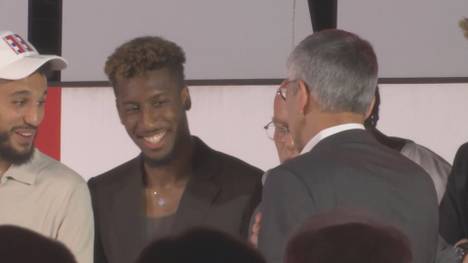Der FC Bayern München ist neuer deutscher Meister - und trennt sich von Vorstandschef Oliver Kahn und Sportvorstand Hasan Salihamidzic. Der Klubpräsident Herbert Hainer bedankt sich bei beiden. 