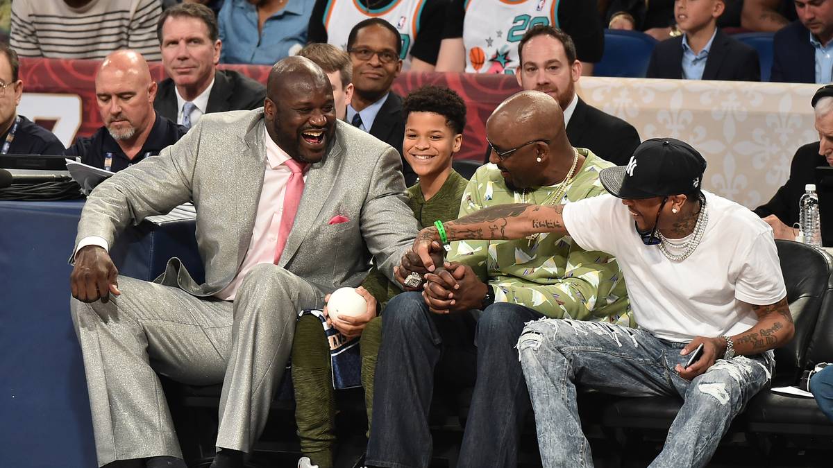 Shaquille O'Neal (links) hatte beim All-Star Game in der ersten Reihe mindestens genauso viel Spaß wie seine Nachfolger auf dem Parkett