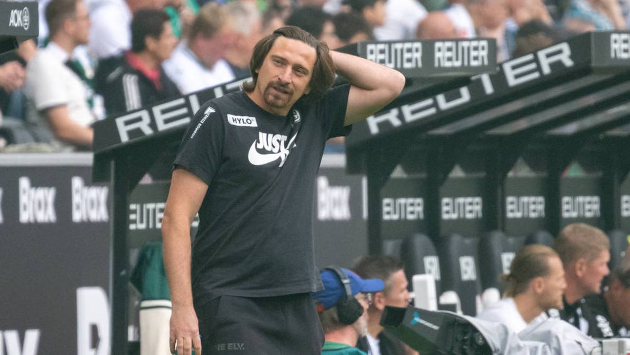 Bundesliga-Trainer fliegt zur Pause