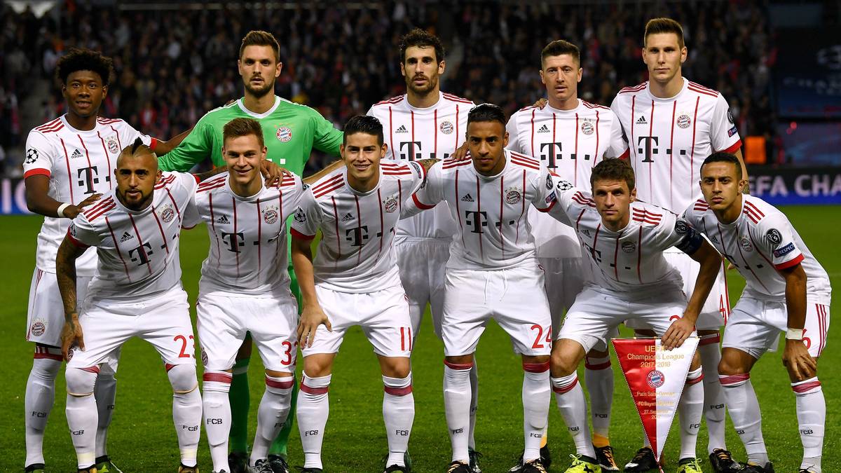 DIE MANNSCHAFTEN: Beim aktuellen Marktwert haben die Münchner übrigens trotz Neymar und Mbappe mit einem Gesamtwert von rund 580 Millionen Euro gegenüber 520 Millionen Euro bei PSG die Nase vorn. Allerdings gab PSG für seinen aktuellen Kader 804,9 Millionen Euro aus - Bayern nur 359,5. Ein Milliardenspiel mit ungleichen Vorzeichen