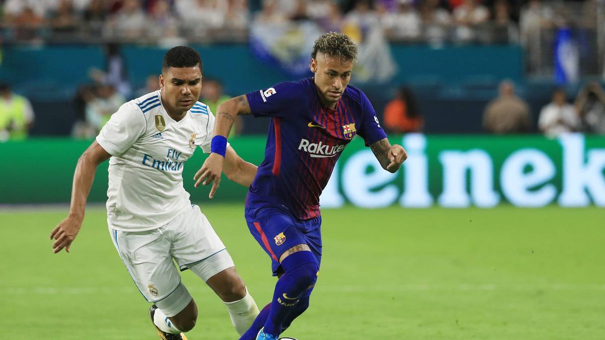 Die beiden potenziellen Abnehmer sind die größten Rivalen in Spanien. Barca will seinen "verlorenen Sohn" zurück nach Katalonien locken, Real Madrid sucht nach der enttäuschenden Vorbereitung weiterhin händeringend nach Verstärkung in der Offensive und einem echten "Galactico"-Transfer