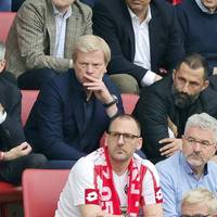 Der frühere Nationalspieler Dietmar Hamann hat harsche Kritik am FC Bayern München geübt und wirft der Führung eine "Respektlosigkeit" vor.