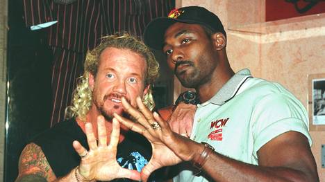 Diamond Dallas Page trat 1998 für WCW zusammen mit NBA-Legende Karl Malone in den Ring
