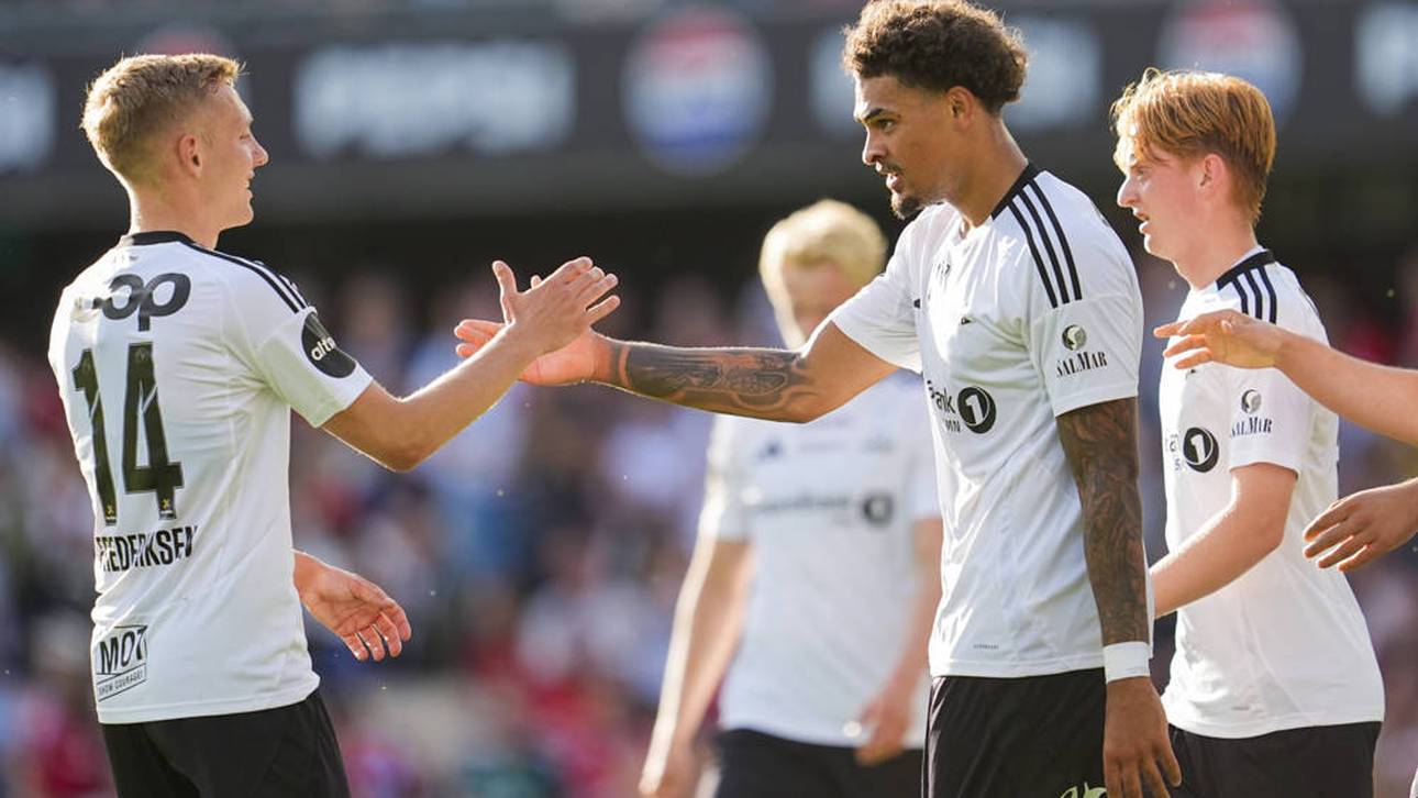 VAR-Protest mit Fischfrikadellen