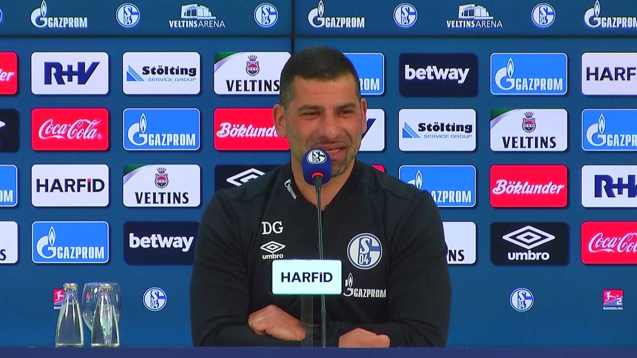 Schalke 04: Trainer Dimitrios Grammozis lacht über Falschmeldung zu Rausschmiss