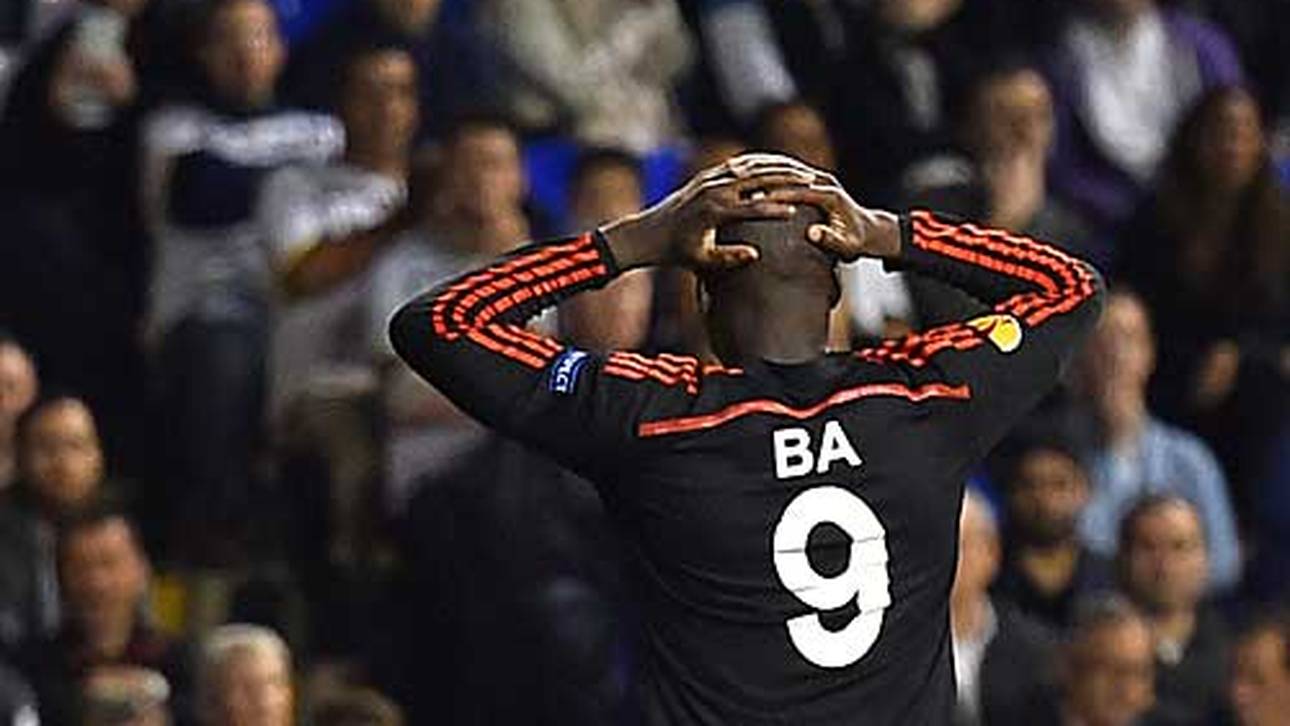 Demba Ba schießt gegen Trainer