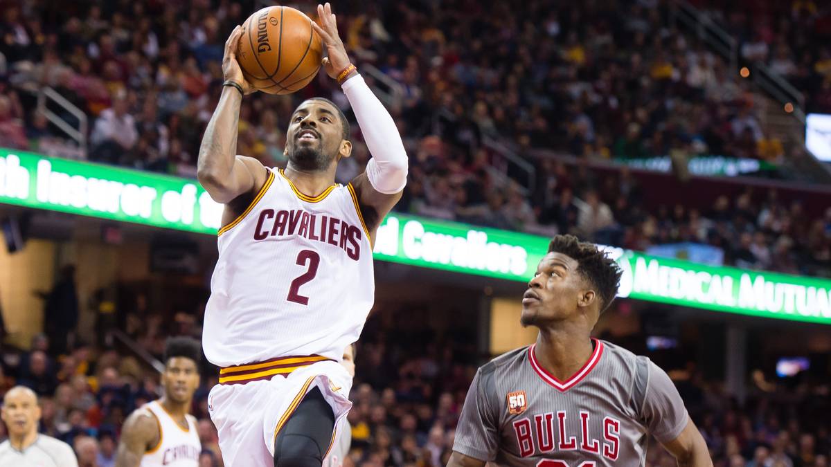 Butler (r.) staunt über die Dynamik Irvings beim Korbleger