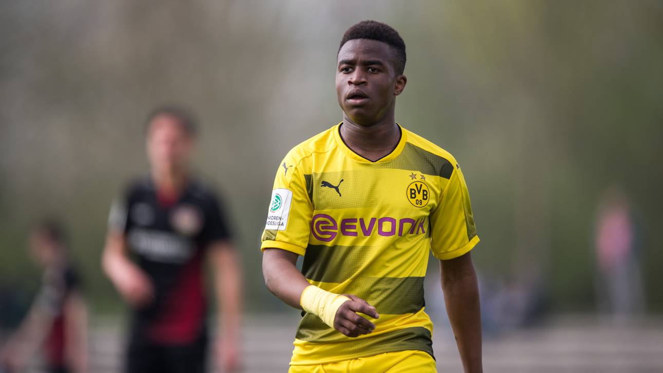 Darum spielt Moukoko nicht beim DFB