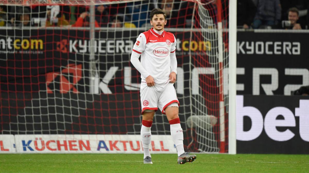 FORTUNA DÜSSELDORF - DAWID KOWNACKI: Der Pole muss sich definitiv Kritik gefallen lassen. Immerhin zahlte die Fortuna nach seiner Leihe in der Rückrunde der vergangenen Saison im Sommer satte 7,5 Millionen an Sampdoria Genua. Er wartet auf seinen ersten Treffer in der aktuellen Spielzeit