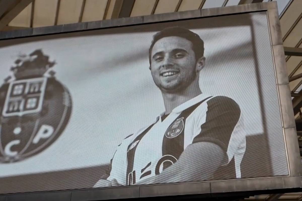 Diego Jota verstarb im Alter von 28 Jahren bei einem Verkehrsunfall in Spanien. Jugendverein Gondomar und Ex-Klub Porto erweisen dem ehemaligen portugiesischen Nationalspieler die letzte Ehre.
