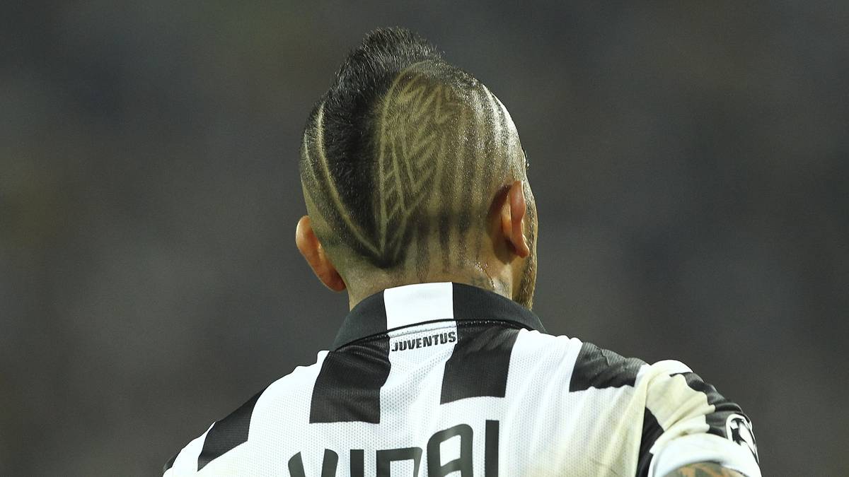 Mit Juve gewinnt Vidal die mehrfach die Meisterschaft. Der torgefährliche Abräumer tritt auch immer extravaganter auf. Vor allem mit seinen Frisuren macht er auf sich aufmerksam
