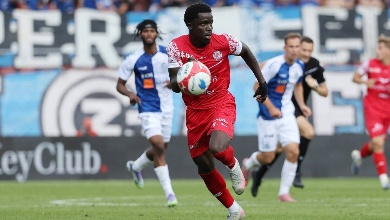 Schalke verkündet Stürmer-Deal