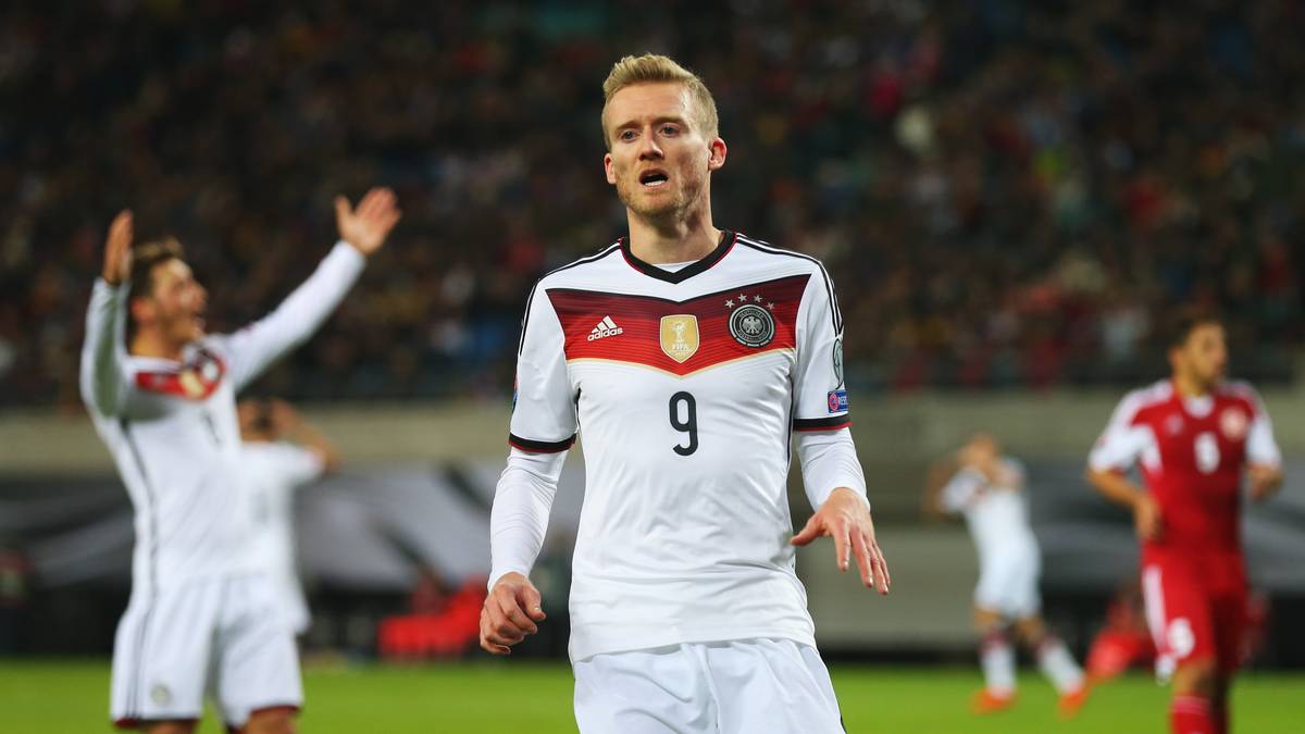 Weil auch Andre Schürrle den Bann nicht bricht, geht die deutsche Mannschaft mit einem 0:0 in die Pause - nach diesen 45 Minuten eigentlich unfassbar