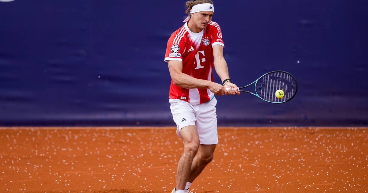 Alexander Zverev Knocked Out of Doubles Despite Wearing Michael Olise Jersey