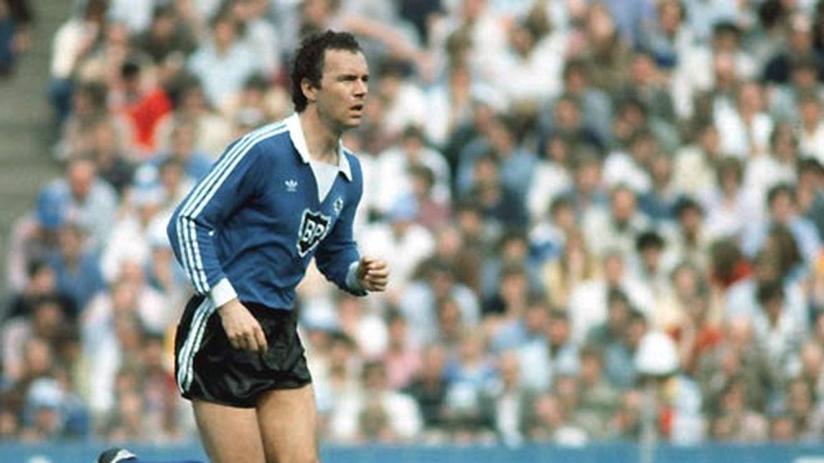 1980 kehrt Beckenbauer nach Deutschland zurück - und zwar zum HSV. 1982 wird er mit den Hanseaten erneut Deutscher Meister