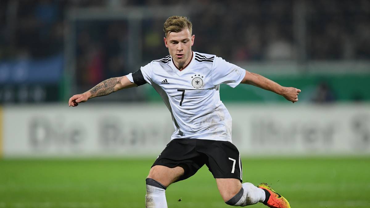 MAX MEYER (Nr. 7, FC Schalke 04) - 19/6, 4 A-Länderspiele (1 Tor)