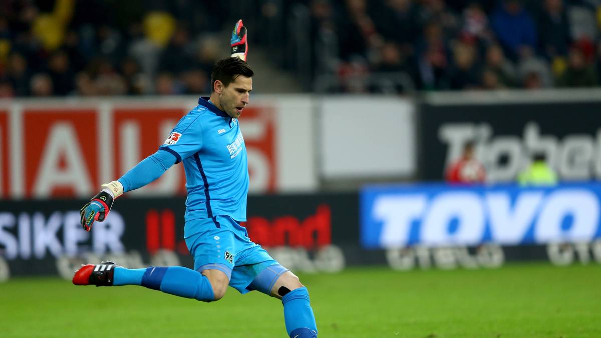 Vergangene Saison gewann Philipp Tschauner das Ranking. Der Keeper von Hannover 96 lieferte die meisten Spiele ohne Gegentor ab. Kann ihm in dieser Zweitliga-Spielzeit ein anderer Torwart den Titel streitig machen? SPORT1 präsentiert die Weisse Weste